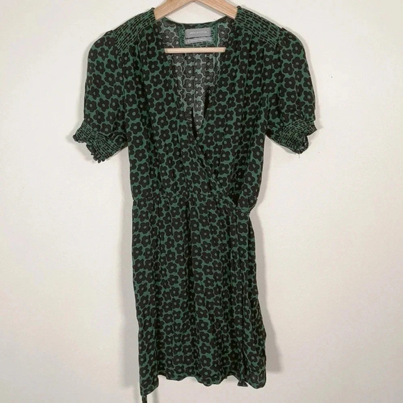 URBAN OUTFITTER | GREEN ANNA  CREPE WRAP MINI DRESS - Picture 4 of 15
